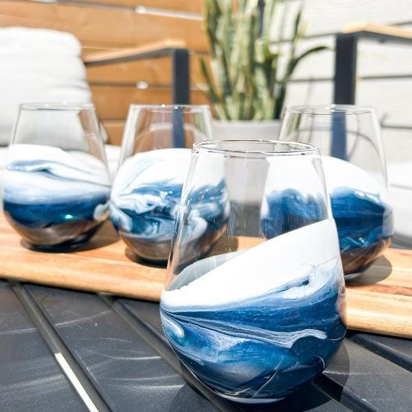 LL NAVY WHT MET RESIN STEMLESS GLASS Glassware LYNN LIANA SERVEWARE 